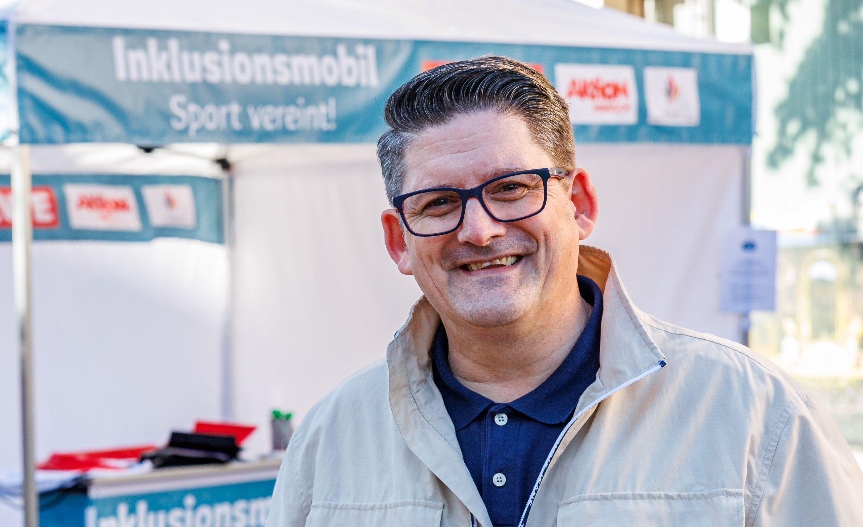 Scott McDonald beim Auftakt des Inklusionsmobils | © Gero Breloer