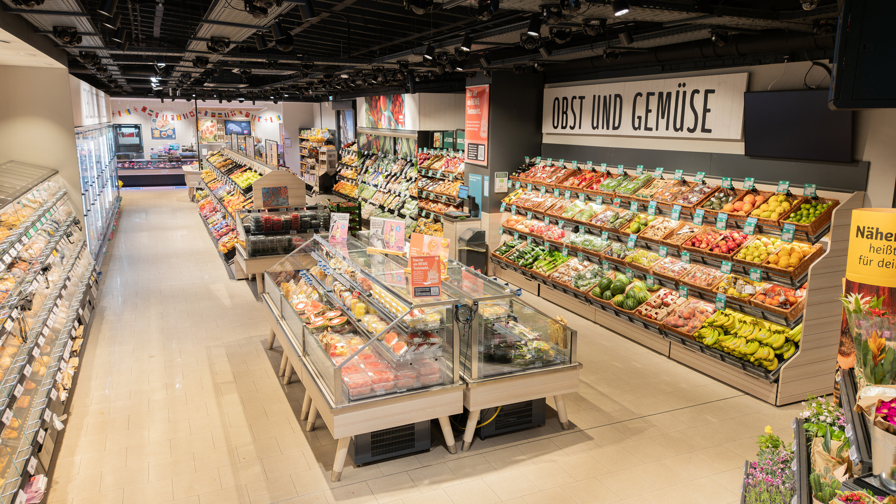 Innenansicht vom REWE Markt