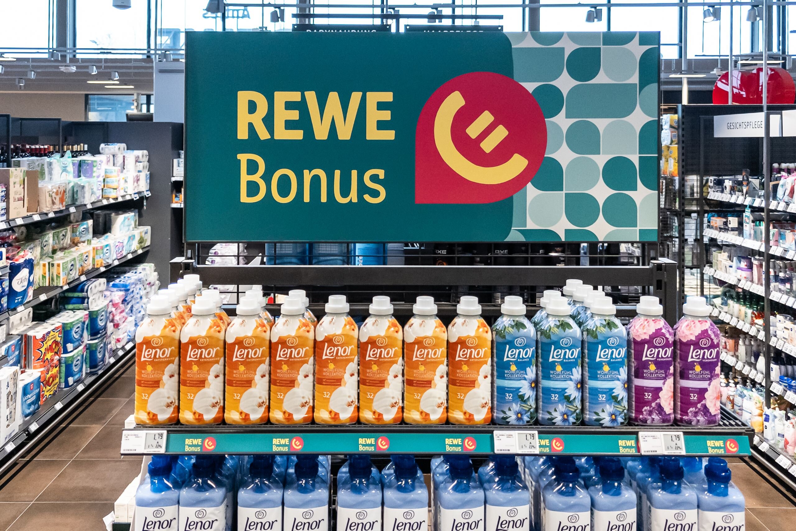 Gondelkopf dekoriert mit REWE Bonus