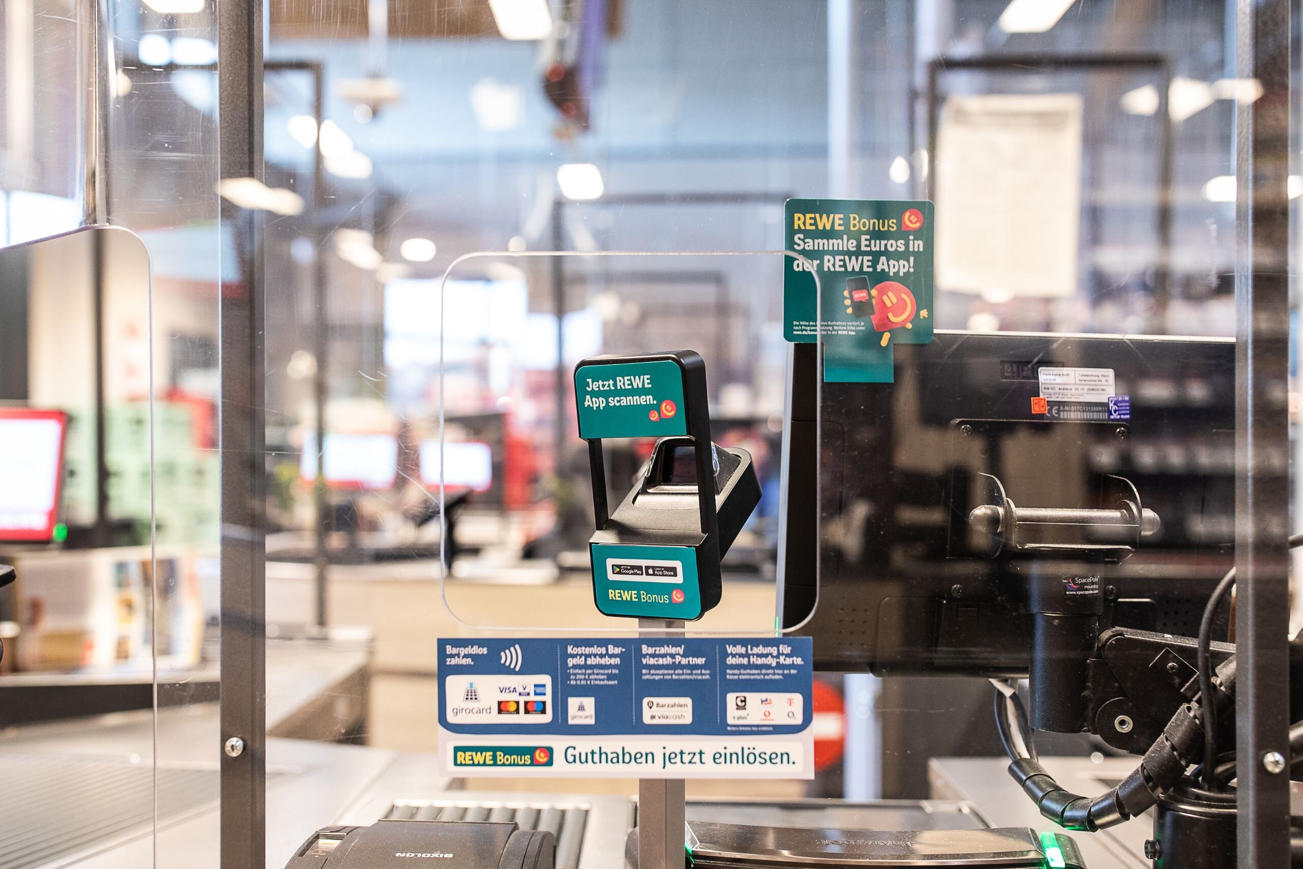 Scan-Terminal an der Supermarkt-Kasse