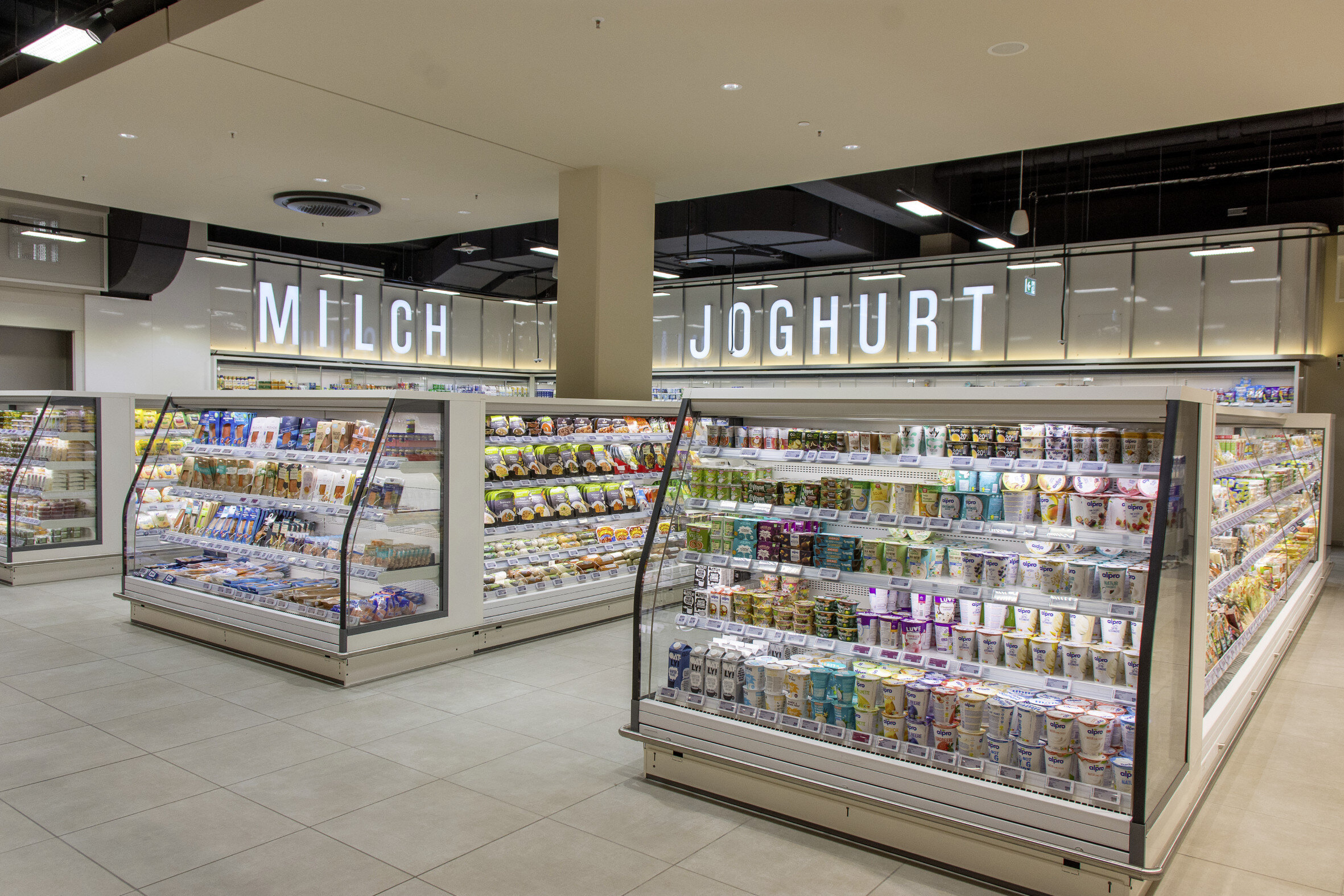 Das Molkereiprodukt-Regal im akzenta Phoenixsee