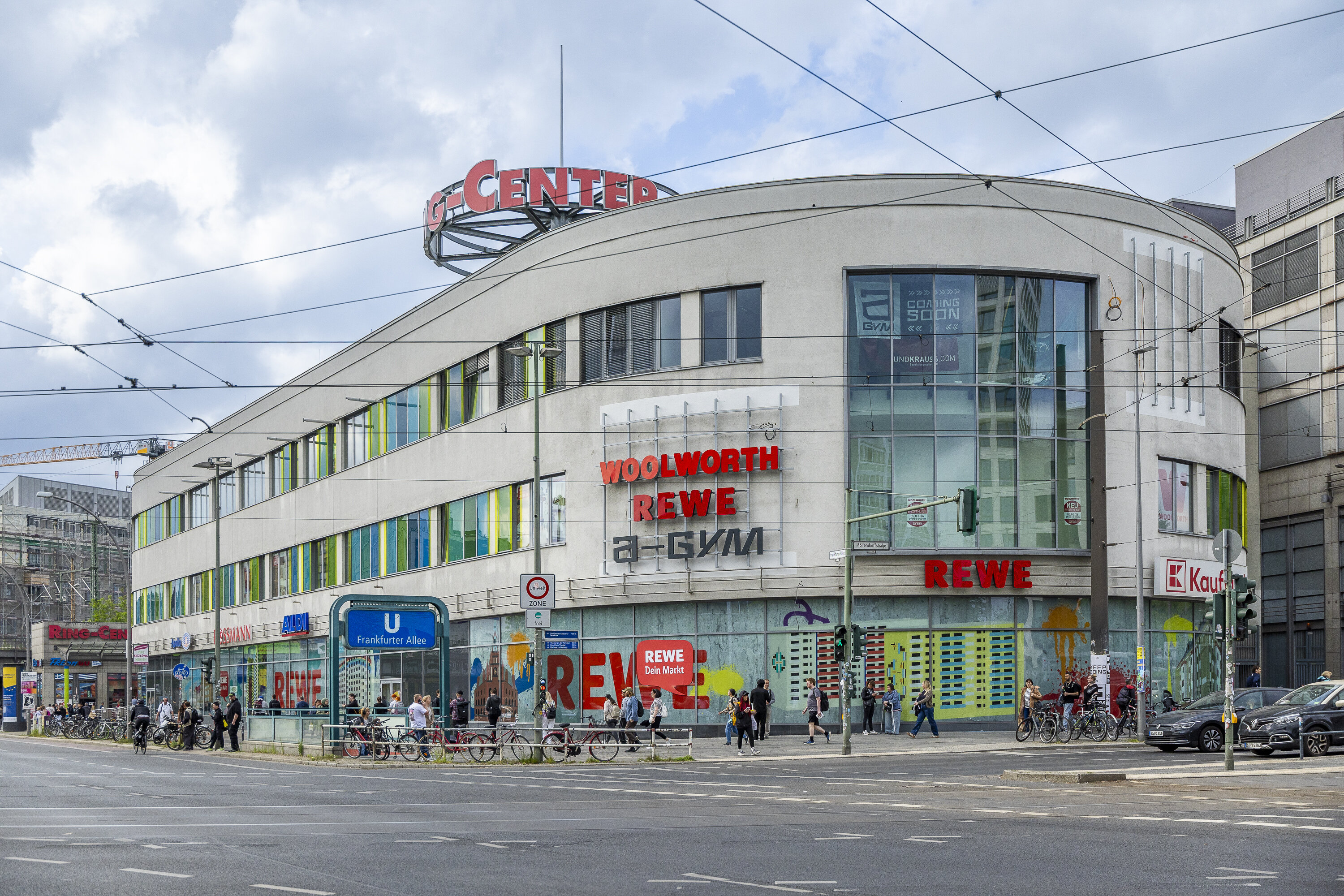 Einkaufscenter an der Hauptstraße in Berlin 
