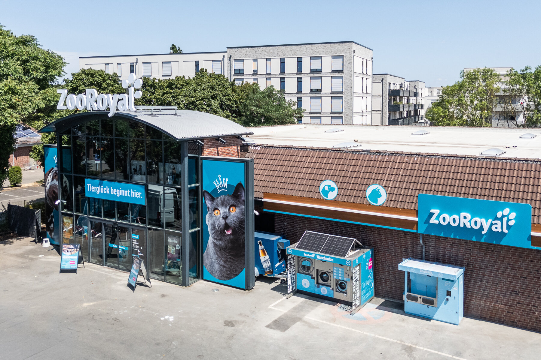 ZooRoyal Außenansicht mit Waschstation